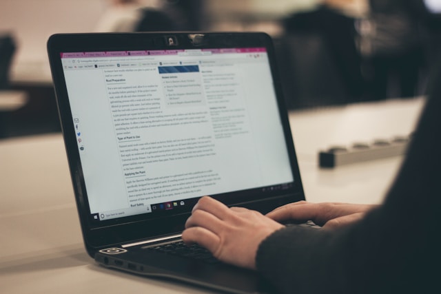 How to Start a Profitable Niche Blog From Scratch